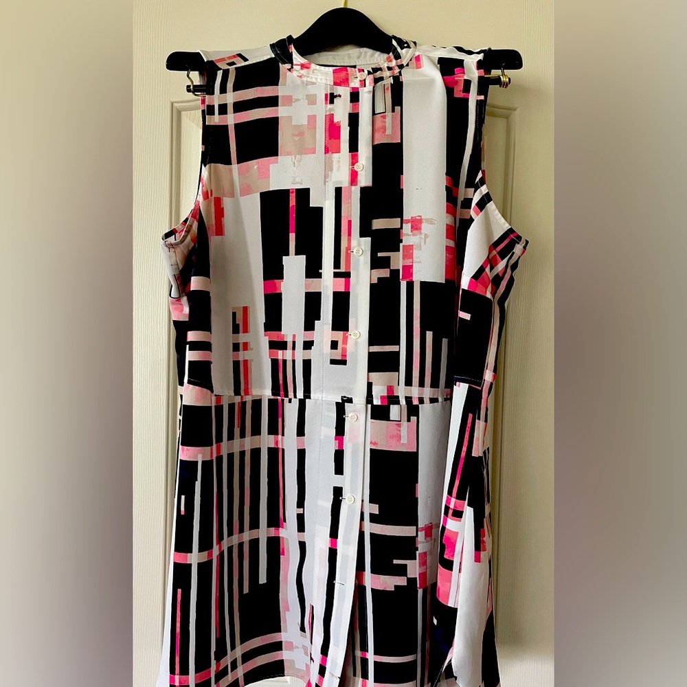 Alfani tunic. 33” from neckline to tail. 25” armpit to armpit.(Make an Offer)